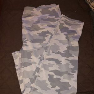 Workout camo leggings.  No pockets